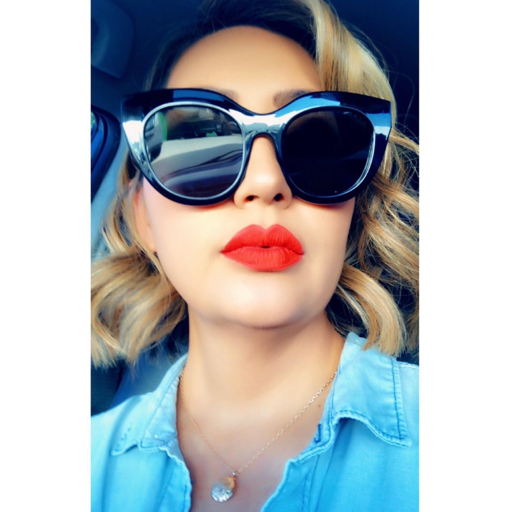 Meet your Posher, Veronica